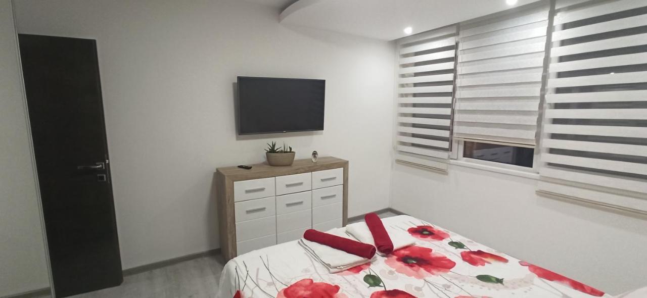 Lux Apartment 7, Parking Ni Exterior foto